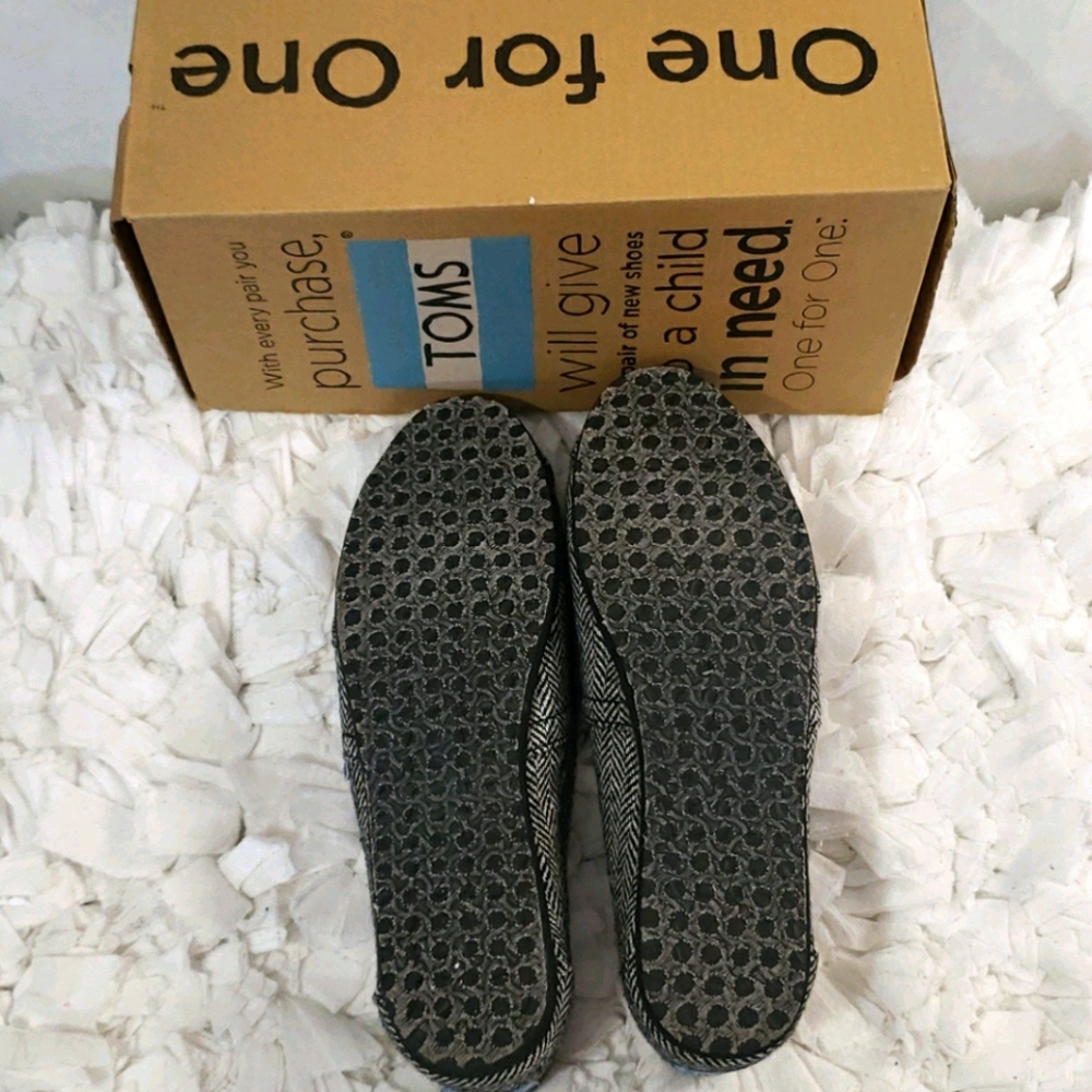 Toms Classics Women's Size 6 Black Metallic Herringbone Shoes - Picture 10 of 12